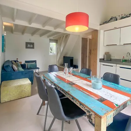 3 Bedroom Cozy In * Stellendam