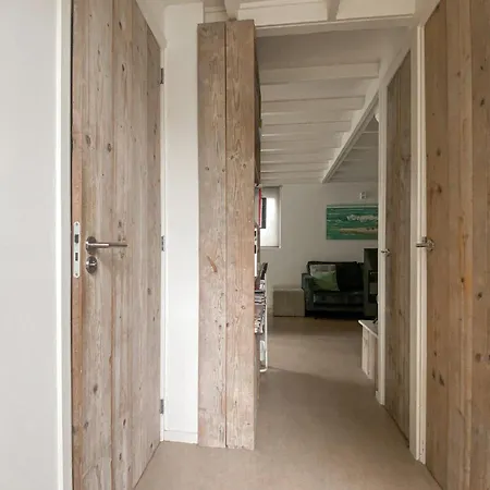 Holiday home 3 Bedroom Cozy In Stellendam