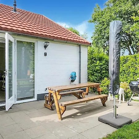 Casa vacanze 3 Bedroom Cozy In Stellendam