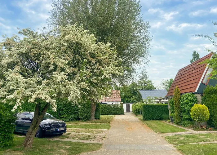 3 Bedroom Cozy In Casa de Férias Stellendam