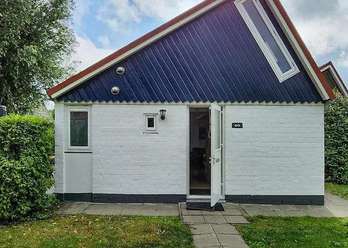 3 Bedroom Cozy In Stellendam